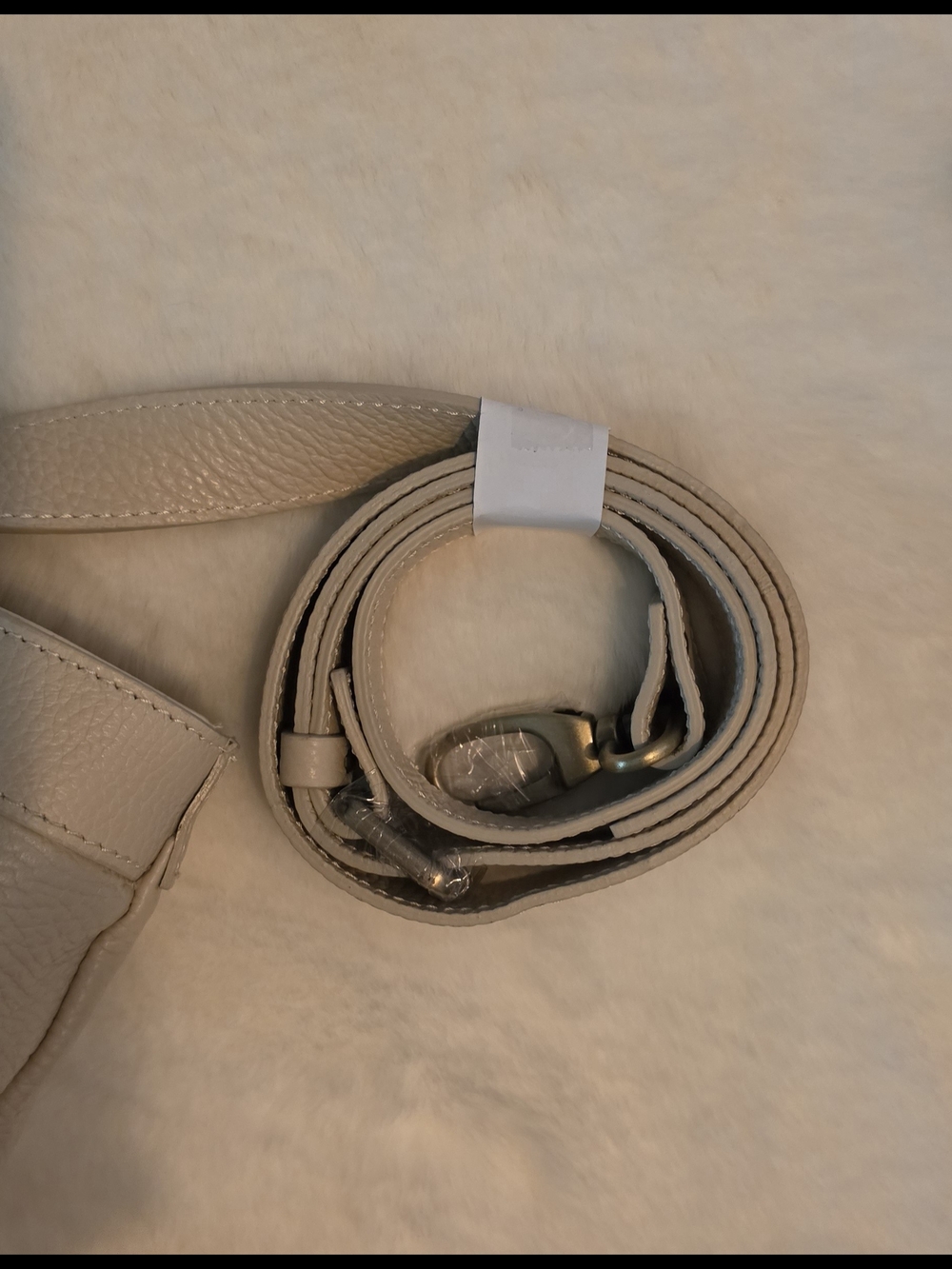IO Pelle Embossed Skull Tote Bag in Cream NWT - Picture 6 of 9